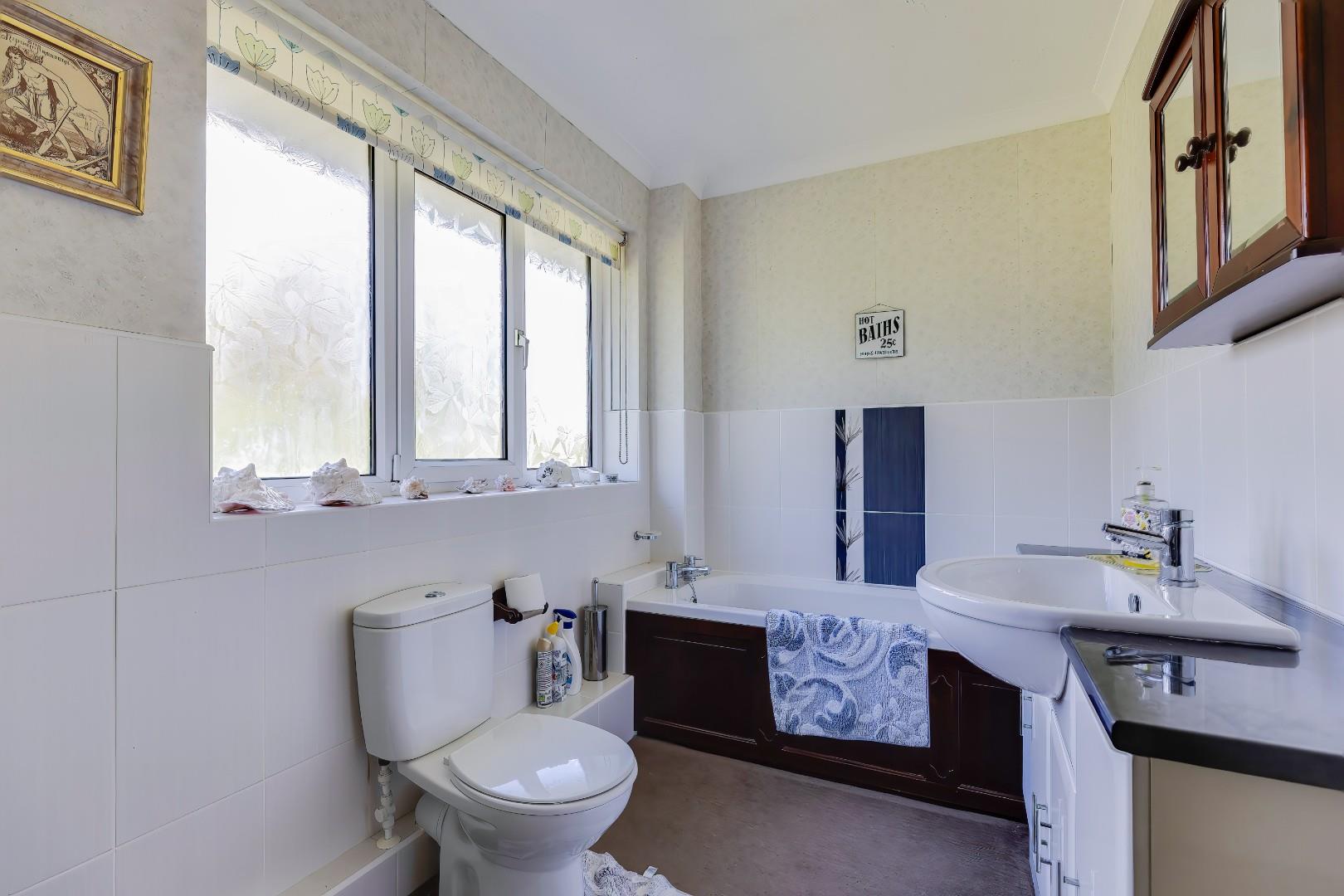 Hen Ffald, Trerhyngyll, Cowbridge, Vale of Glamorgan, CF71 7TN